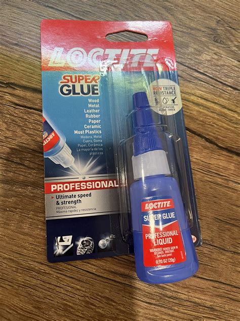 Plexiglass glue lowes - Whether you're hiking, barbecuing, or just rough-housing outdoors, this is the time of year for cuts and blisters. If you can't find a bandage, a dab of super glue will do in a pin...